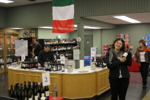 Chicago - Lia Tolaini a destra alla degustazione Banville & Jones