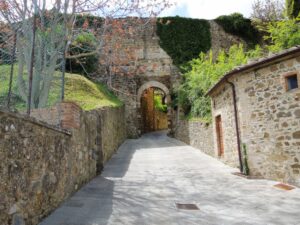 Montalcino - S.Angelo in Colle - porta