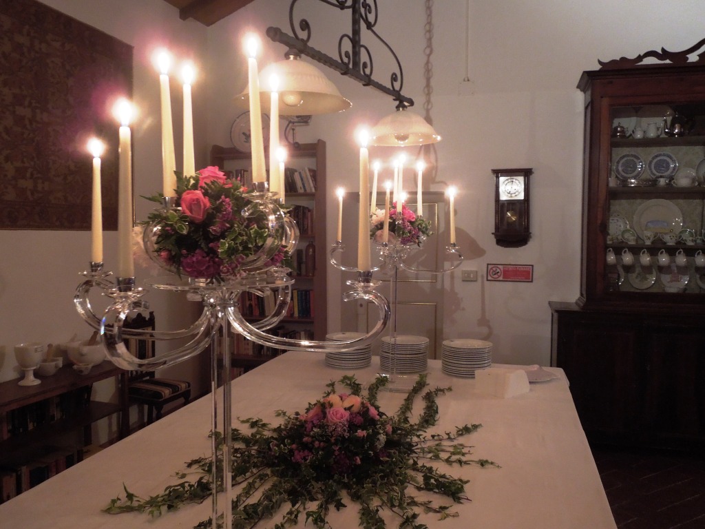 Fattoria del Colle-Sala del biliardo - presentazione della fragranza Chergui - Vino Cenerentola