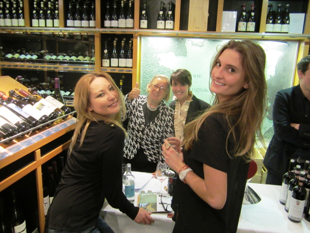 London - Violante and Donatella with 2 customers at Harrods
