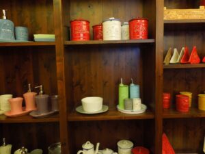 Toscana-lovers-scaffale-Ceramiche-virginia