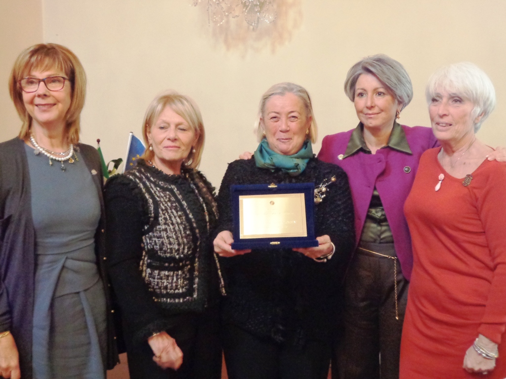 Donatella con le socie Inner Wheel di Siena e Firenze