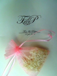 Wedding_in_Tuscany_Fattoria_del_Colle_rice_for_bride_and_groom
