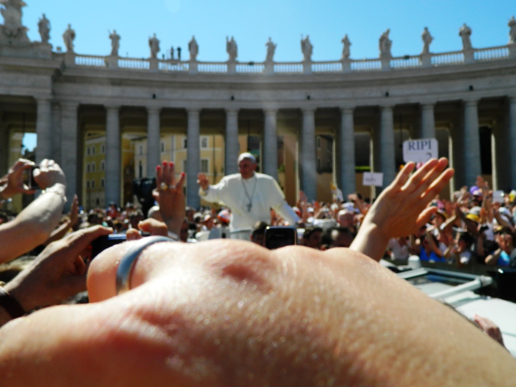 Papa Francesco Roma udienza in Piazza San Pietro