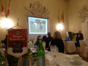 Pierluigi Rossi parla di sana nutrizione al Lions Club Firenze Brunelleschi Pierluigi Rossi parla di sana nutrizione al Lions Club Firenze Brunelleschi