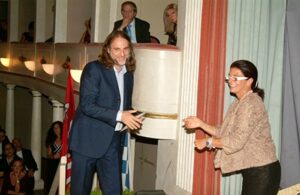Mauro Rosati riceve il Premio Casato Prime Donne 2009