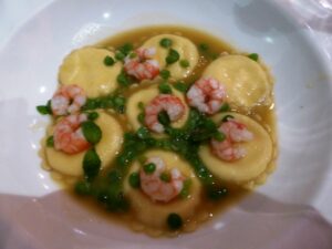 Pappacarbone Ravioli con gamberi rossi e arparagi
