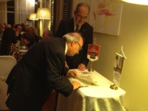 Lions Clubs Palermo Leoni e Firenze Brunelleschi Carlo Gardini e Luigi Mellina firmano il gemellaggio Lions Clubs Palermo Leoni e Firenze Brunelleschi Carlo Gardini e Luigi Mellina firmano il gemellaggio