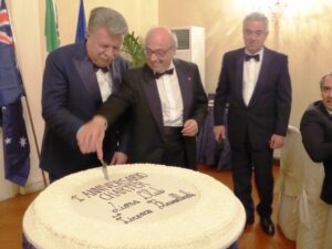 Fiorenzo Smalzi e Carlo Gardini 1° compleanno del Lions Club Firnze Brunelleschi Fiorenzo Smalzi e Carlo Gardini 1° compleanno del Lions Club Firnze Brunelleschi