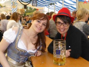 Susanna Carbotti e Violante Gardini in costume bavarese