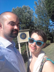 Ignazio Anglani e Violante Gardini Davanti a San Guido