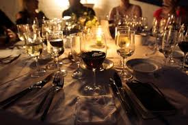 Tavola con grandi vini