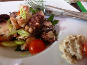 Cittanova Croazia, insalata di polipo e patè di pesce bianco
