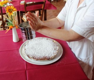 Panforte Margherita preparazione Fattoria del Colle
