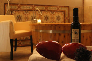 Massaggio di coppia con olio, vinoterapia in due fattoria del Colle
