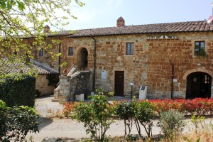 Porta della cantina Montalcino Casato Prime Donne