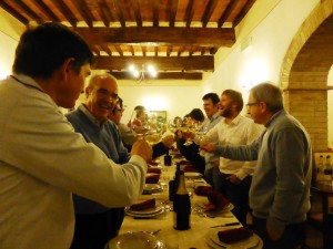 Il CdA del Consorzio del Brunello brinda con lo Champagne alla fine del 2015 anno fantastico