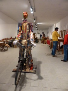 L'Eroica artigiani artisti e pinocchio in bicicletta