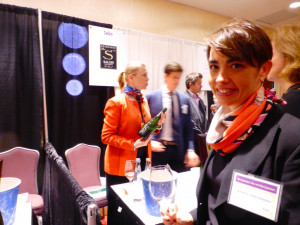 Wine-Experience-Violante-assaggia-Selon