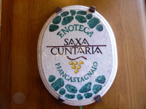 Saxa Cuntaria insegna
