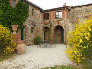 Furti negli agriturismi Fattoria del Colle Trequanda