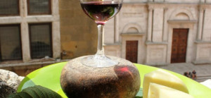 Vino e formaggio Pecorino-e-Vino-Orcia-864x400_c