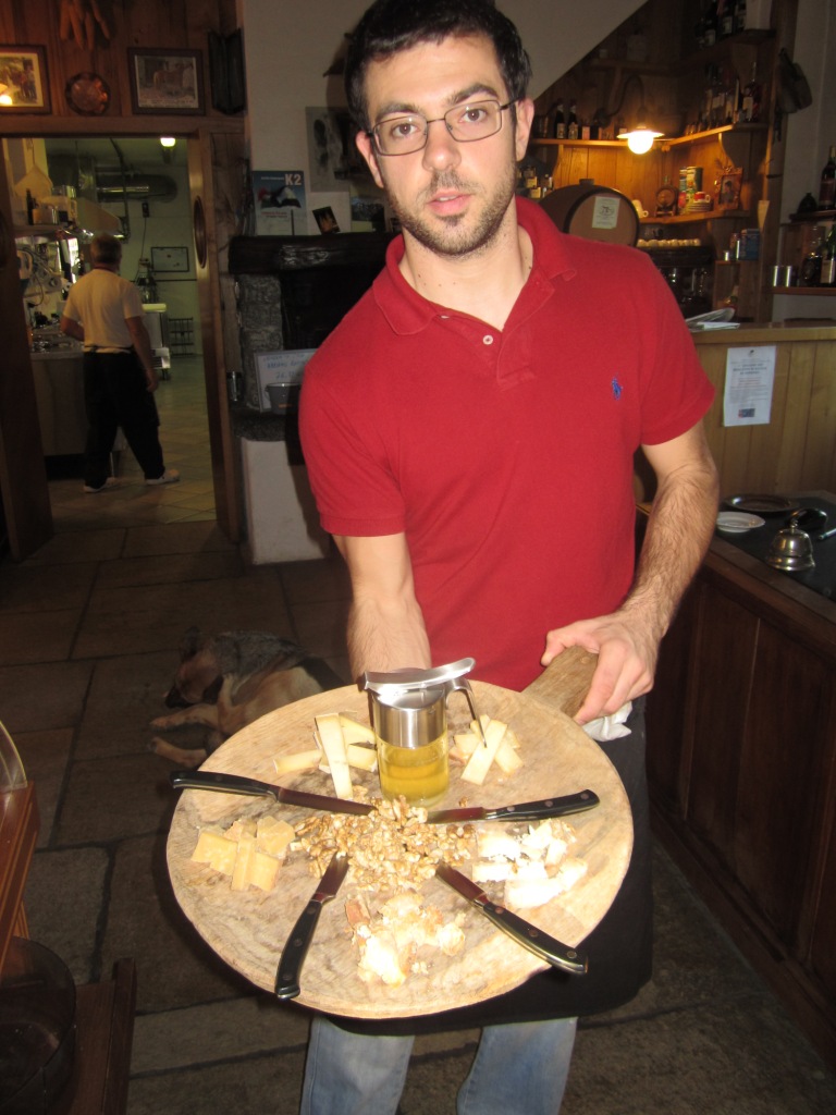 Vino e formaggio Valtellina formaggio Bitto