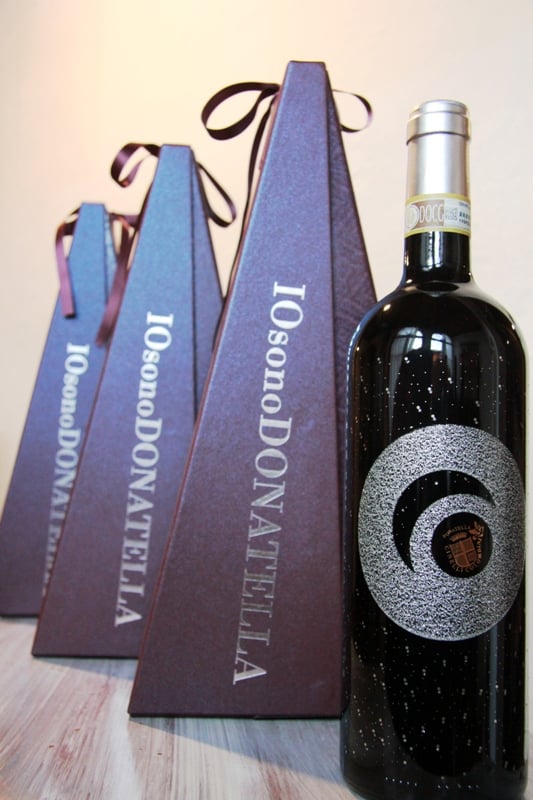 etichetta-del-vino-l'importanza-del-tatto-nella-scelta-del-vino-Brunello-IOsonoDonatella