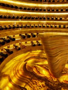 diseguaglianza sociale e importazione di vini di lusso