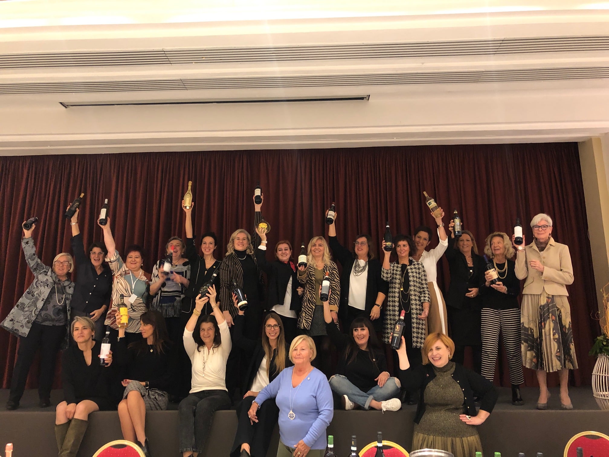 #donnedelvinoconvoi Donne del Vino di tutto il mondo legate dalla solidarietà