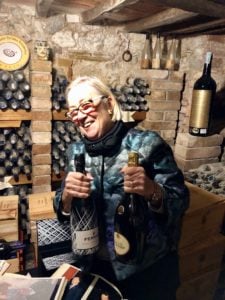 Donatella Cinelli Colombini trafuga bottiglie pregiate