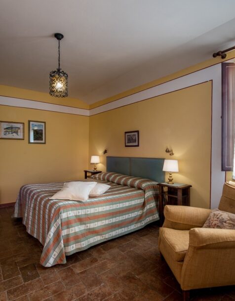 Fattoria del Colle - Farmhouse in Tuscany - Apartment Imbottigliamento
