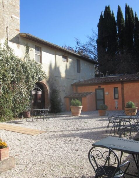 Fattoria del Colle - Farmhouse in Tuscany - Vecchia Officina Room outside