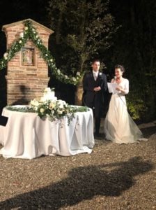 Enrico e Violante taglio della torta di matrimonio