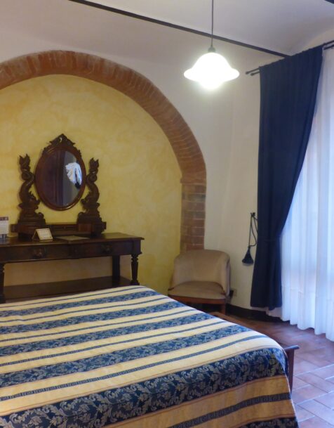 Fattoria del Colle - Farmhouse in Tuscany - Vecchia Officina Room