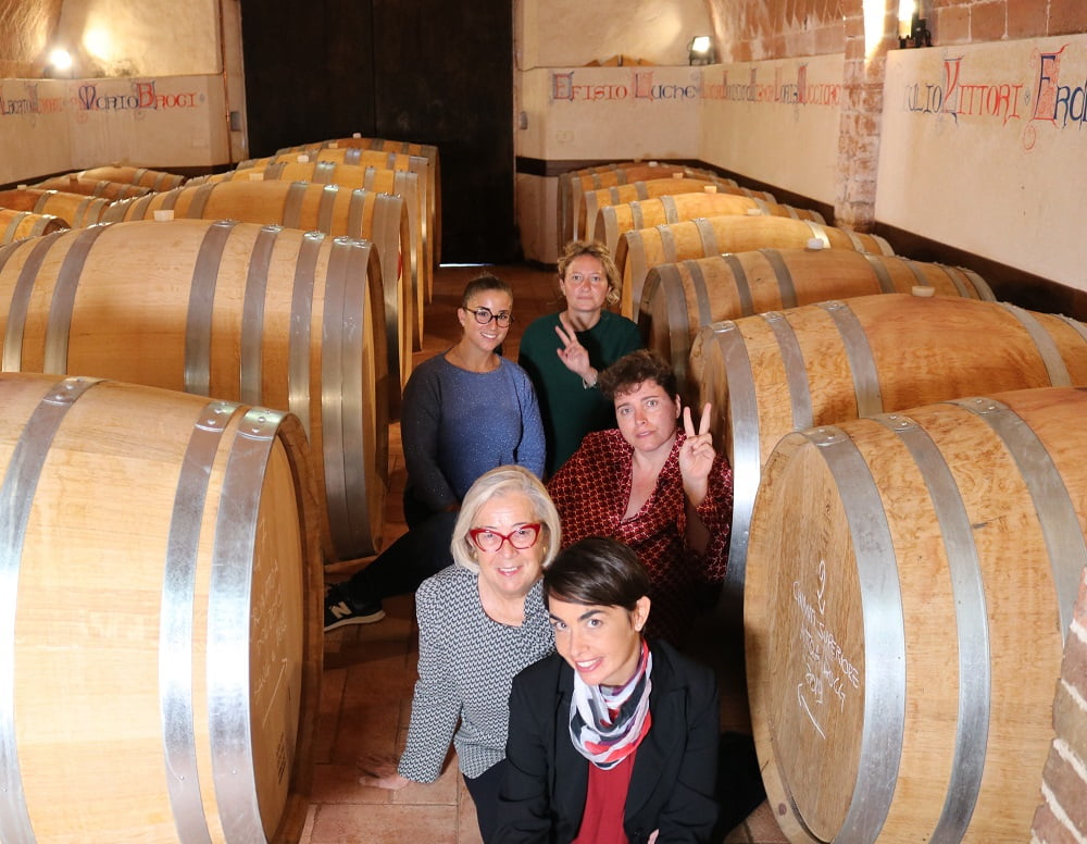 stereotipi-di-genere-nel-vino-Donatella Cinelli-Colombini-staff-femminile-della-cantina
