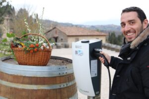 Ricarica elettrica per auto alla Fattoria del Colle con Enrico Pelagatti