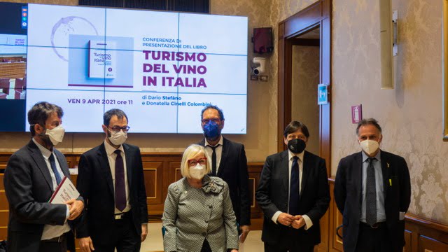 Turismo-del-vino-Franceschini-Patuanelli-CinelliColombini-Quaranta-Stefano-Garavaglia