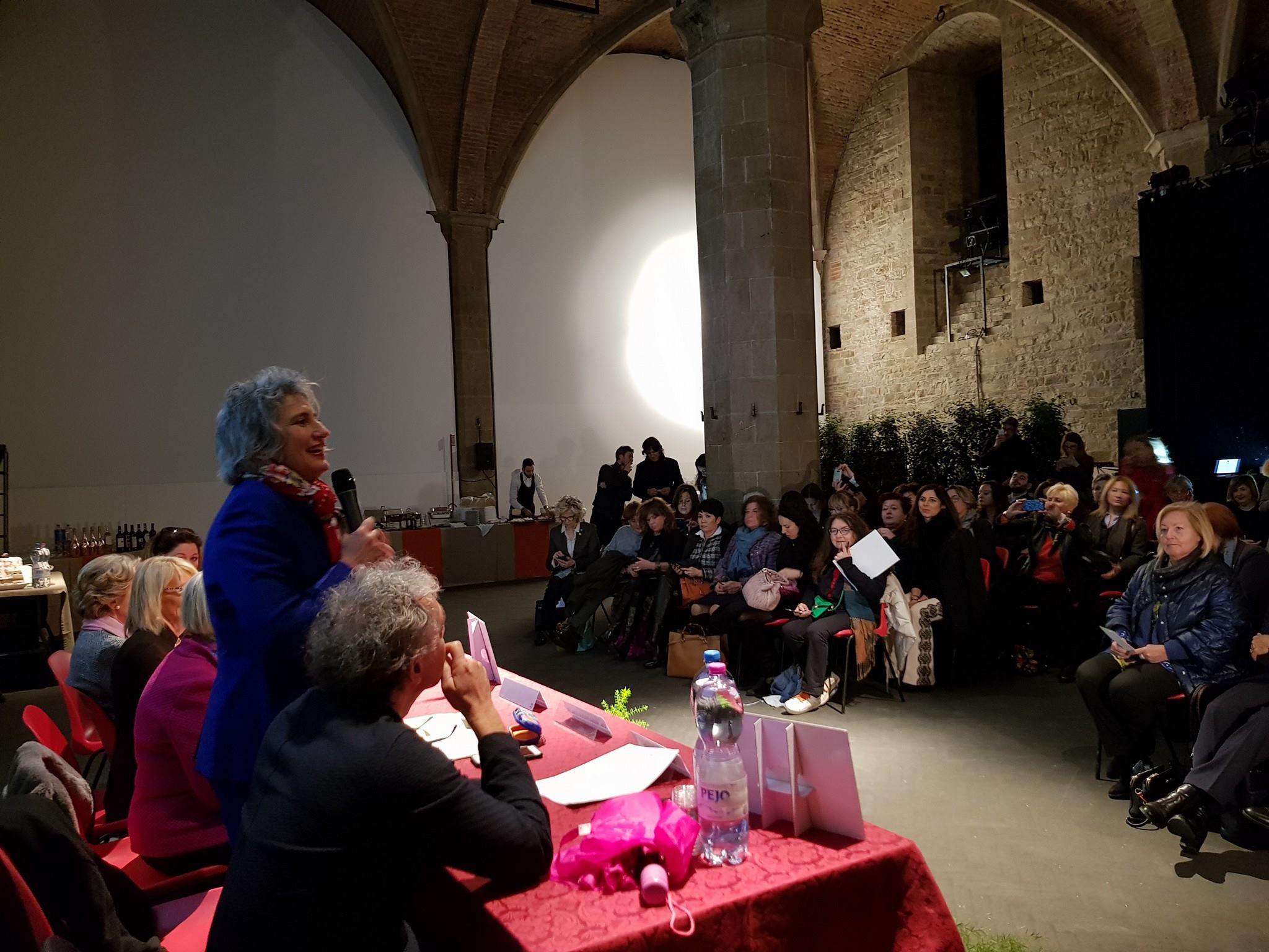 Firenze-Palazzo-Vecchio-Donne-del-Vino-in-preparazione-del-G20
