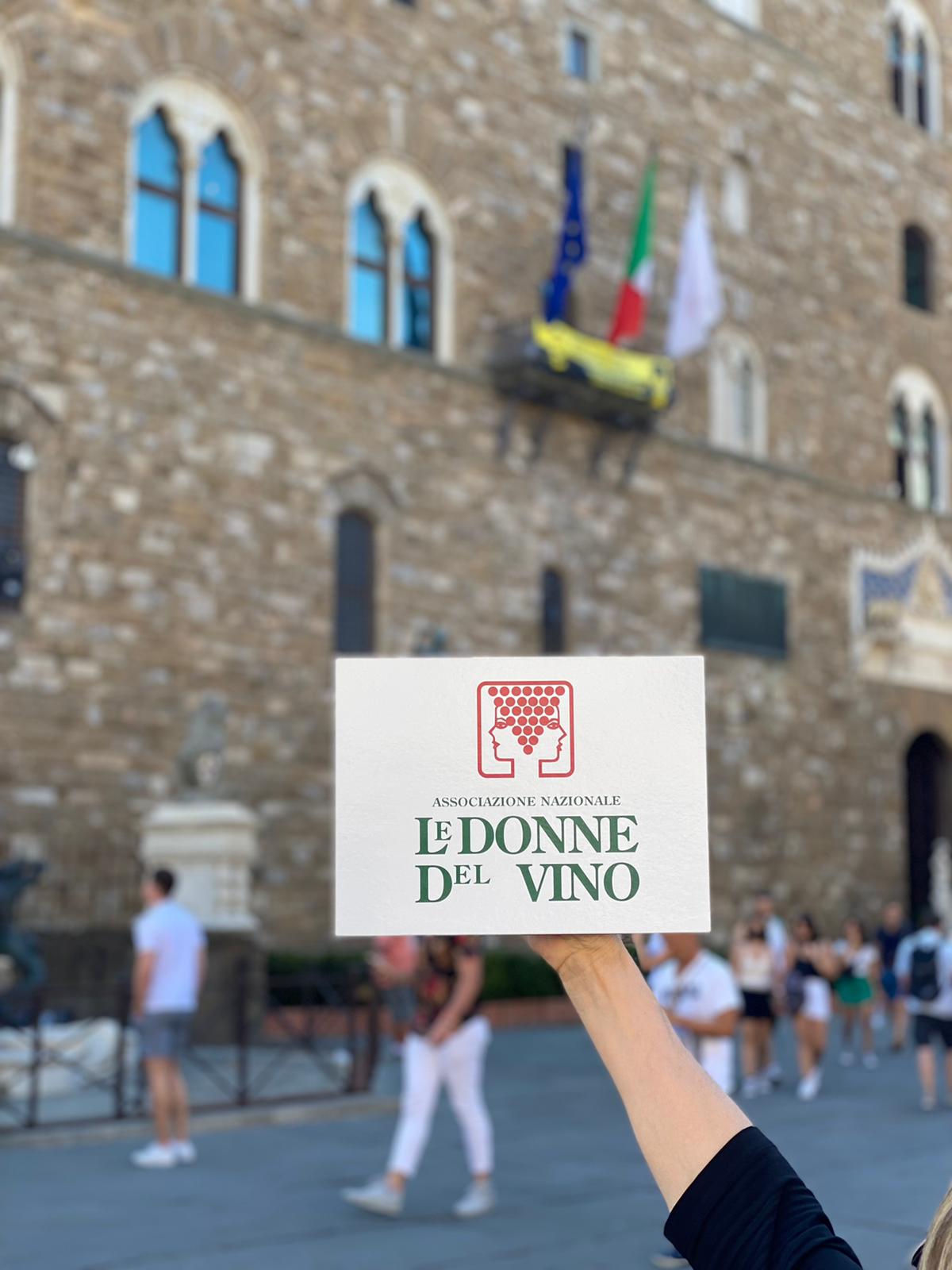 FIRENZE-PALAZZO-VECCHIO-DONNE-DE-VINO-IL-BIO-NON-BASTA