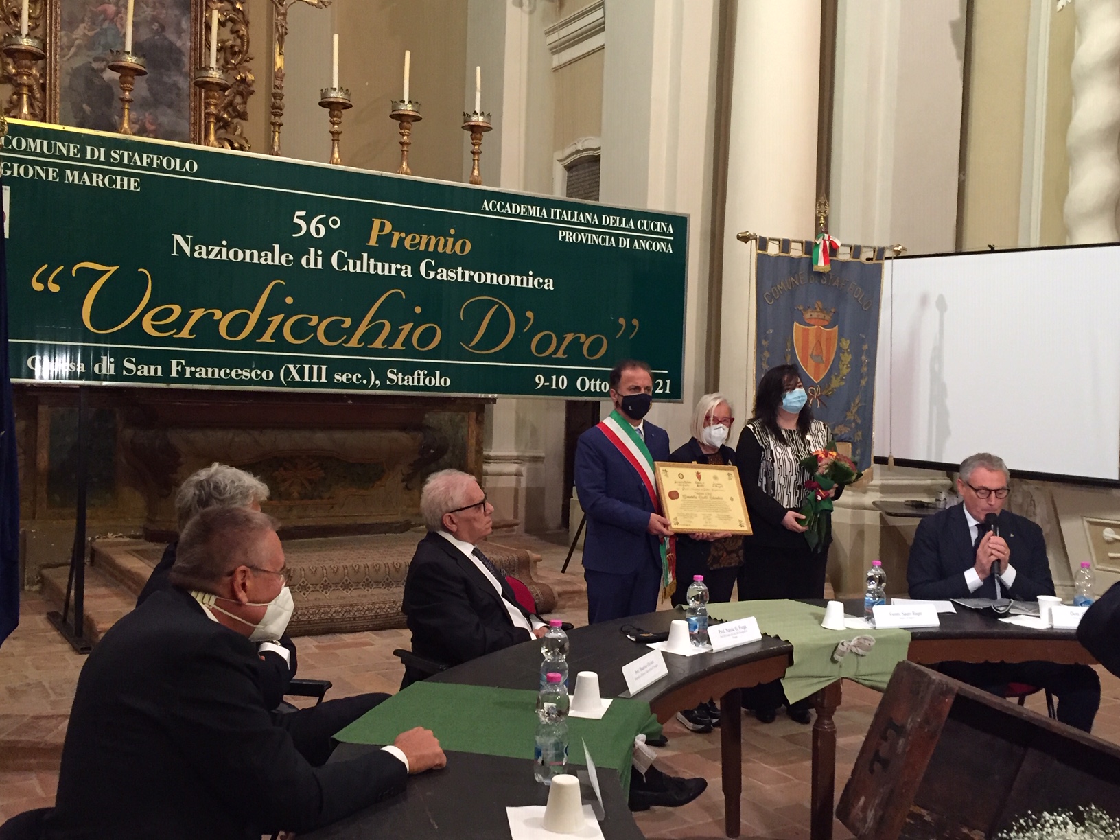 Premio-Verdicchio-d'oro-Staffolo-a-Donatella-Cinelli-Colombini