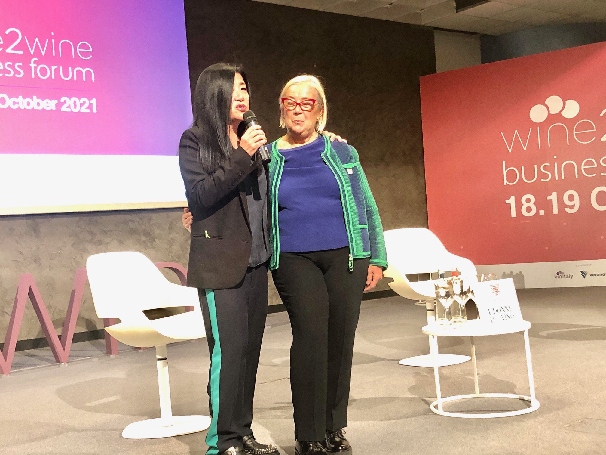 Wine2wine-2021-il-futuro-del-vino-è-donna-stevie-Kim-Donatella-Cinelli-Colombini