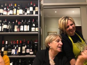 storico-sorpasso-delle-consumatrici-del-vino-donne