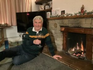 Roger-Mitchell-cliente-wine-lover-in-contatto-con-la-Fattoria-del-Colle--da-30-anni