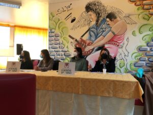 Il vino-va-a-scuola-con-le-Donne-del-Vino