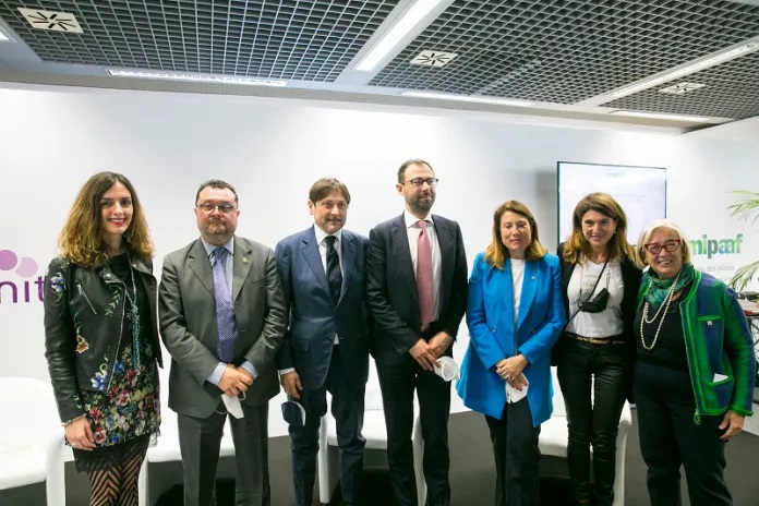 Enoturismo-Italiano-Lara-Loreti-Angelo-Radica-Stefàno-Stefano-Patuanelli-Roberta-Urso-Gaetana-Jacono-Donatella-Cinelli-Colombini