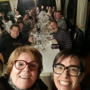 esperienze-col-vino-molto-apprezzato-l'abbinamento-cibo-tipico-vino-secondo-Divinea-Wine-Suite