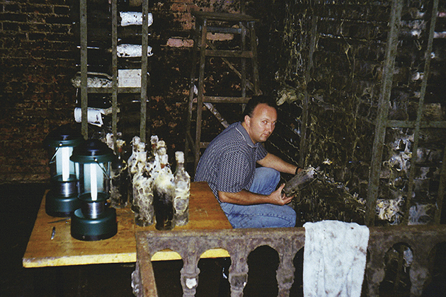 La-cantina-di-Stalin-con-40.000-bottiglie-antiquarie