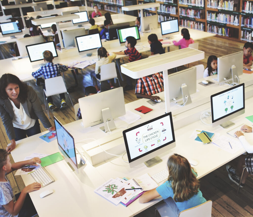 Troppe-studentesse-in-Ungheria-il-premier-Orbàn-corre-ai-ripari