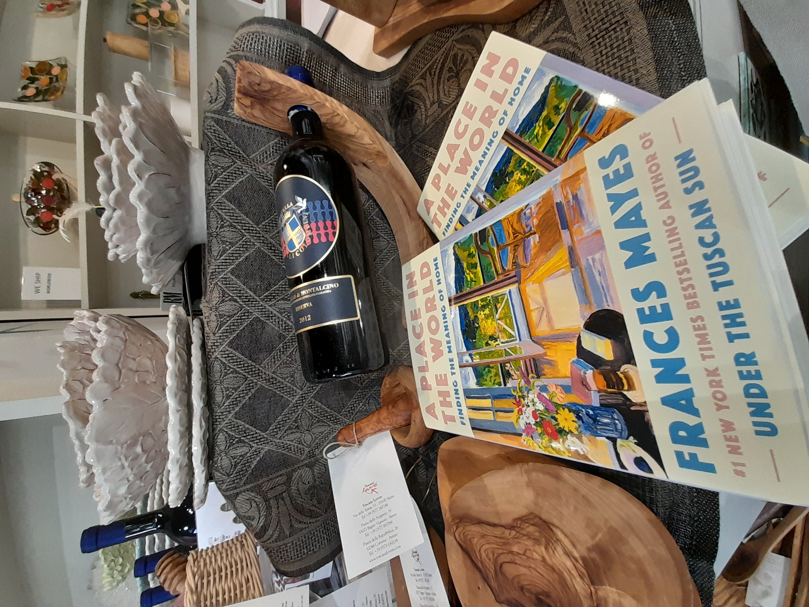 Frances-Mayes-A Place in the World: Finding the Meaning of Home-Vetrina-ToscanaLovers-Cortona